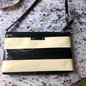 Authentic Kate spade black/white crossbody.